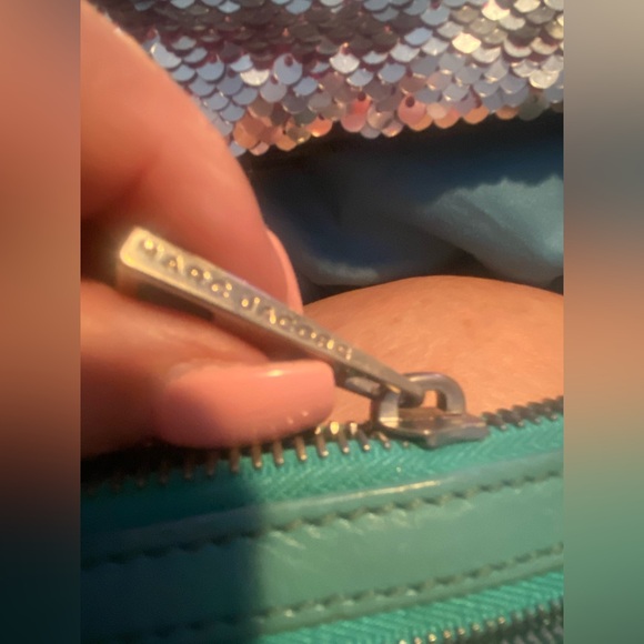 Marc Jacob’s.  Teal wallet.Genuine  leather Lots of compartments. 💎 - Picture 3 of 11